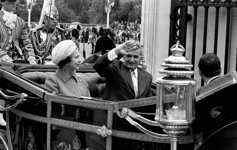 Dezvăluiri incredibile despre vizita soților Ceaușescu la Londra. Ce a făcut Regina Elisabeta a II-a pentru a scăpa de ei