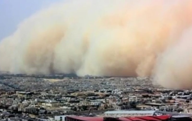 IMAGINEA APOCALIPSEI! Furtuna de nisip de la Teheran A ÎNGHIŢIT 5 SUFLETE | FOTO&VIDEO