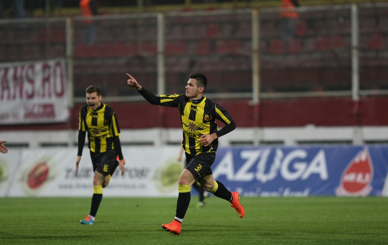VIDEO&GALERIE FOTO/ Liga I: Rapid - Ceahlăul 1-1. Dramă în Giulești. Mircea Lucescu, ovaționat 