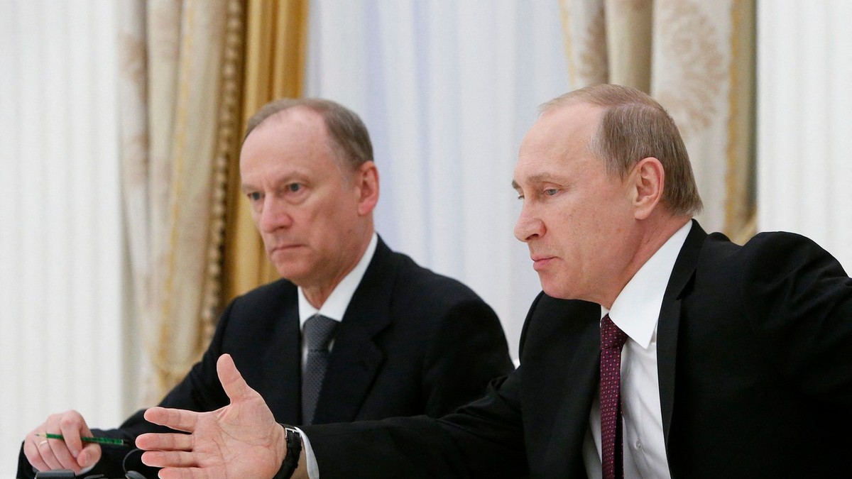 Nikolai Patrușev (stânga), alături de Vladimir Putin Foto: Profimedia