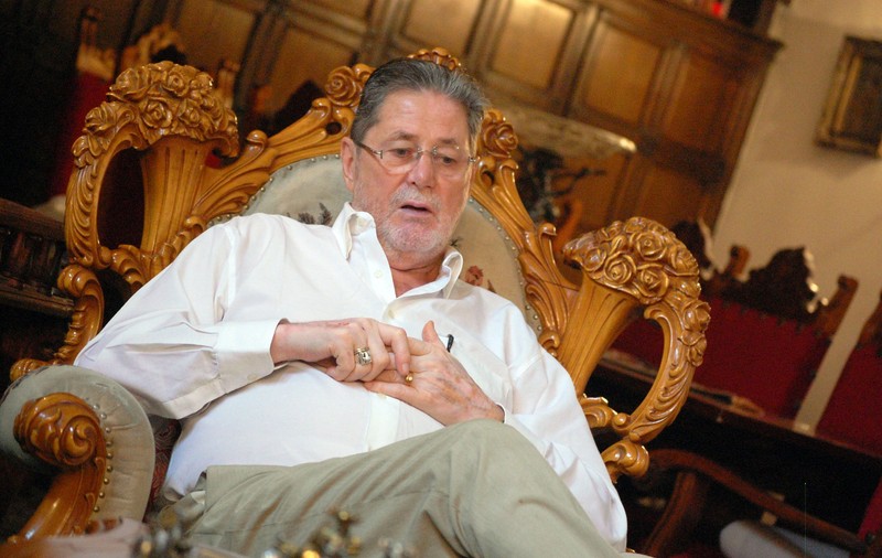UPDATE | Gafă de proporții: Cornel Dinu, "transformat" din dinamovist în stelist. Primăria Capitalei și-a cerut scuze