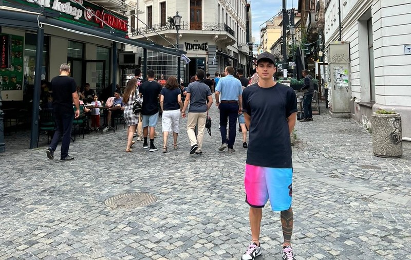 Mutat anul trecut în România, un italian a rămas marcat de ce a trăit la Vatra Dornei: „Singurele clipe frumoase au fost când stăteam în cameră, la o ciocolată caldă. În rest, era groaznic”