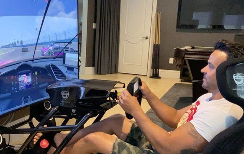 Luis Fonsi la Formula 1! Omul care a făcut furori cu ”Despacito” concurează la cel mai tare Mare Premiu virtual alături de alte superstaruri