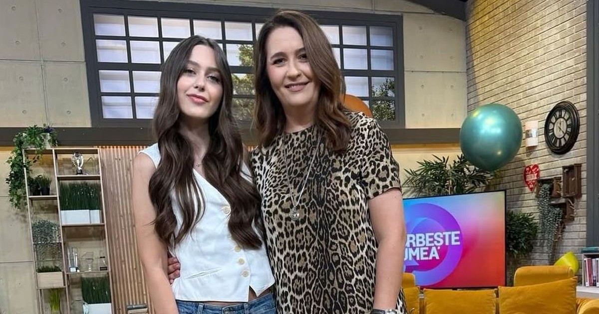 Amalia Năstase, alături de fiica ei, Emma Năstase, în platoul emisiunii „Vorbește Lumea”, de la PRO TV
