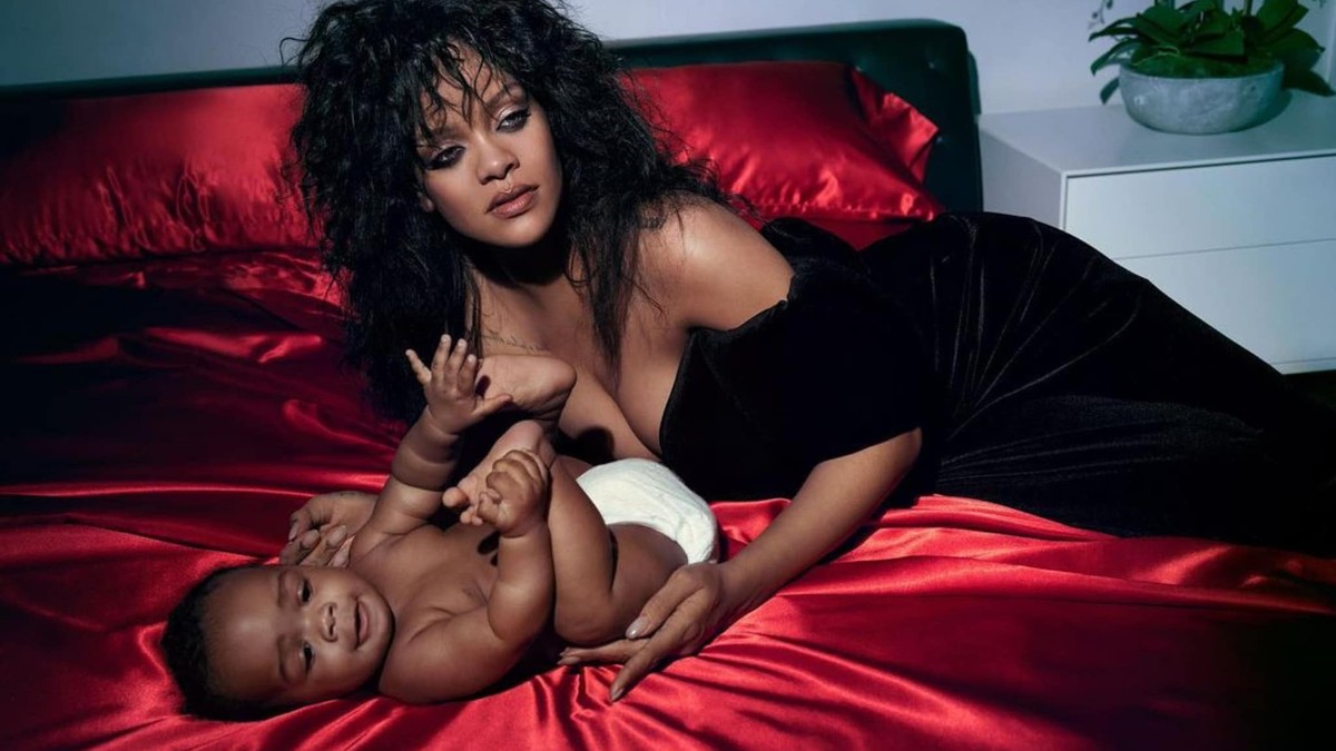 Rihanna a născut