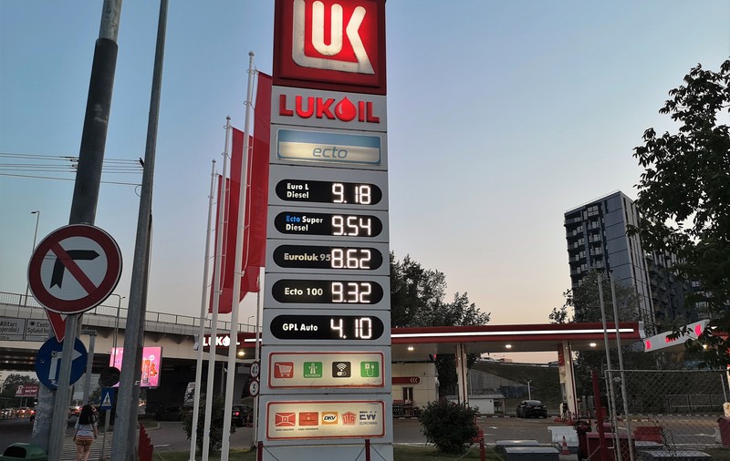 Lukoil a solicitat prelungirea termenului de la care intră în vigoare sancțiunile SUA. Statul român, unul - hăis și altul - cea