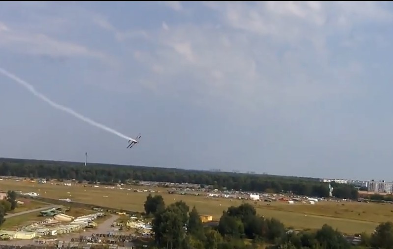 VIDEO| Un avion s-a prăbușit lângă Moscova. Două persoane și-au pierdut viața