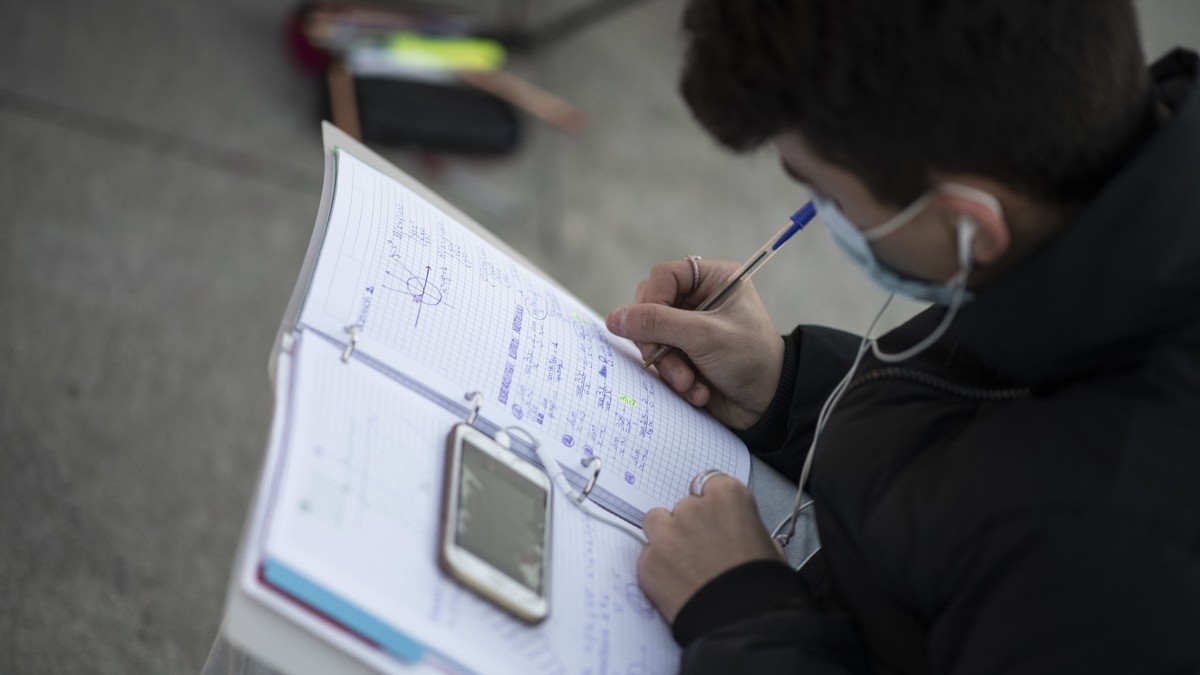 Ministrul educației: „Sunt multe universităţi care se pregătesc să ia decizia de prezenţă fizică alternativă a studenţilor”