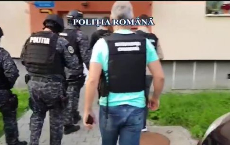 Român căutat de autoritățile din Germania pentru înşelăciuni pe internet, prins la Râmnicu Vâlcea