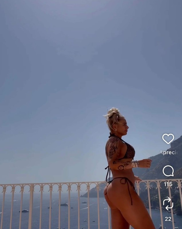 Imagini cu Anamaria Prodan în costum de baie, la 53 de ani. A făcut senzație pe Coasta Amalfi