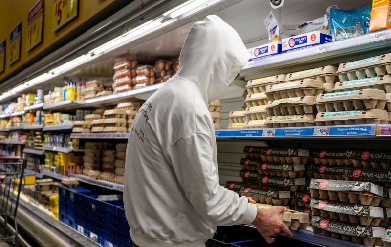 Marea Britanie a ordonat retragerea de la vânzare a unor loturi de ouă importate din Ucraina, după ce testele au depistat bacteria Salmonella Enteritidis legată de zeci de cazuri de îmbolnăvire. Foto: Getty Images