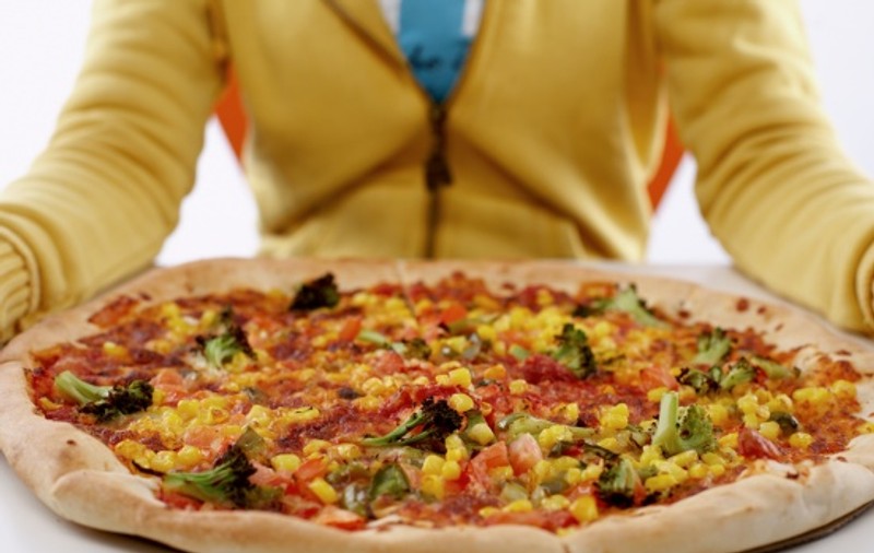 Vrea instrucţiuni pentru deschiderea cutiei de pizza / Video