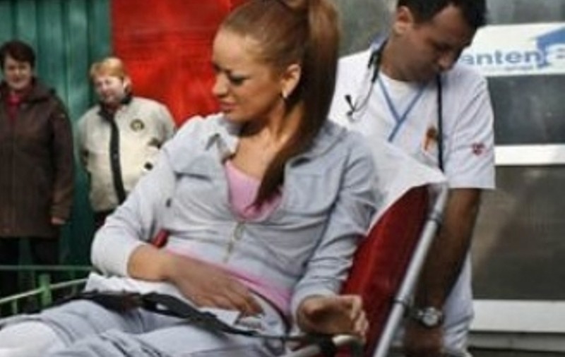 INCREDIBIL! Proaspăt operată, Bianca Drăguşanu A CERUT CÂTEVA MII DE EURO pentru A APĂREA ÎN SCAUN CU ROTILE ÎNTR-UN CLUB!