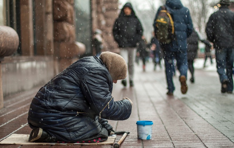 Suntem la peste două secole de eradicarea sărăciei, conform unui raport Oxfam. Ce spun datele despre România