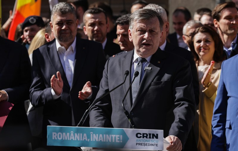 Crin Antonescu și-a depus candidatura la alegerile prezidențiale