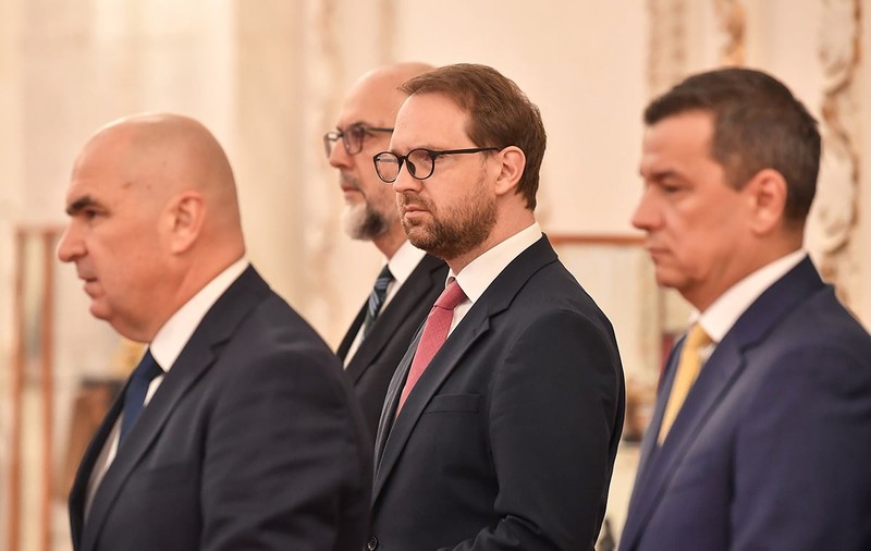 Cele trei crize paralele ale României: bugetară, auto și a carburanților. Analist: „Statul este practic cu mâinile legate”