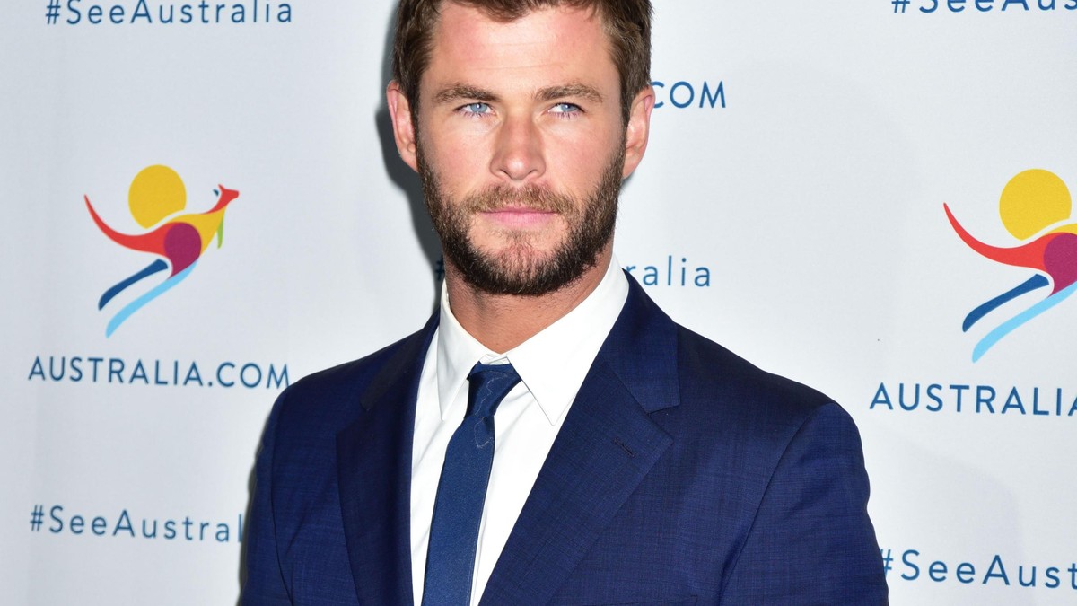Chris Hemsworth a fost desemnat „bărbatul anului” de revista GQ