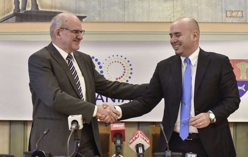 Drumul expres Craiova-Pitești. S-au semnat contractele pentru primele trei loturi. 1,8 miliarde de lei costă realizarea a 57,55 de kilometri!