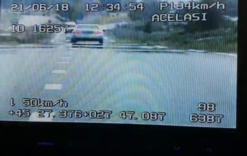 Şofer vitezoman, prins rulând cu 212km/h pe un drum naţional din judeţul Galaţi/ VIDEO