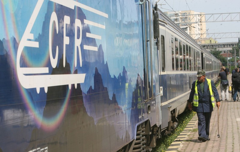 Primul tren cu 350 de infirmiere şi asistente pleacă  spre Austria. Testarea pentru COVID-19 costă mai mult decât drumul