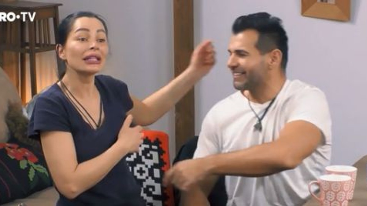 Brigitte Sfăt, topless la Ferma. Toți au fost cu ochii pe ea | FOTO