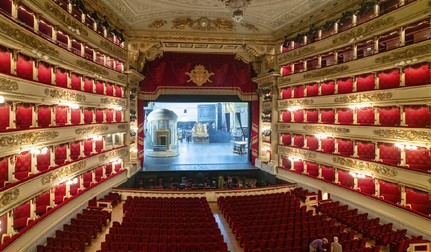 Celebrul Teatru Scala din Milano a impus noi reguli vestimentare pentru spectatori. Foto Profimedia Images
