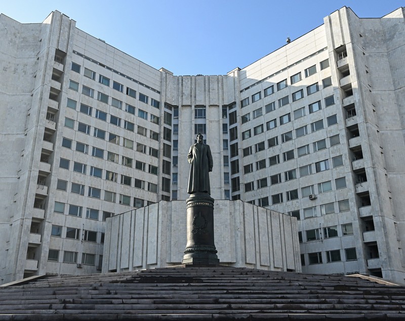 „Felix Dzerjinski s-a întors”. Fondatorul poliţiei politice sovietice CEKA, precursoarea KGB, are din nou statuie în centrul Moscovei | FOTO