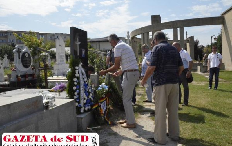 GALERIE FOTO / Căpitanul Craiovei Maxima, omagiat de foştii colegi
