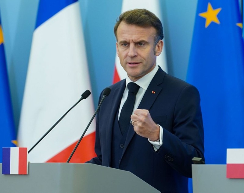 Cu ce parfum se dă Emmanuel Macron. Angajații îl simt înainte să apară la Palatul Élysée