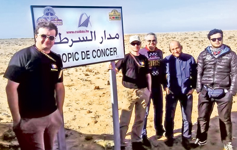 Cinci români vor să facă acte caritabile: «Ducem în Africa obiceiurile şi mâncarea noastră»