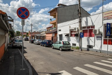 Locuri de parcare pe str. Lespezi din Sectorul 5 / Foto: Vlad Chirea