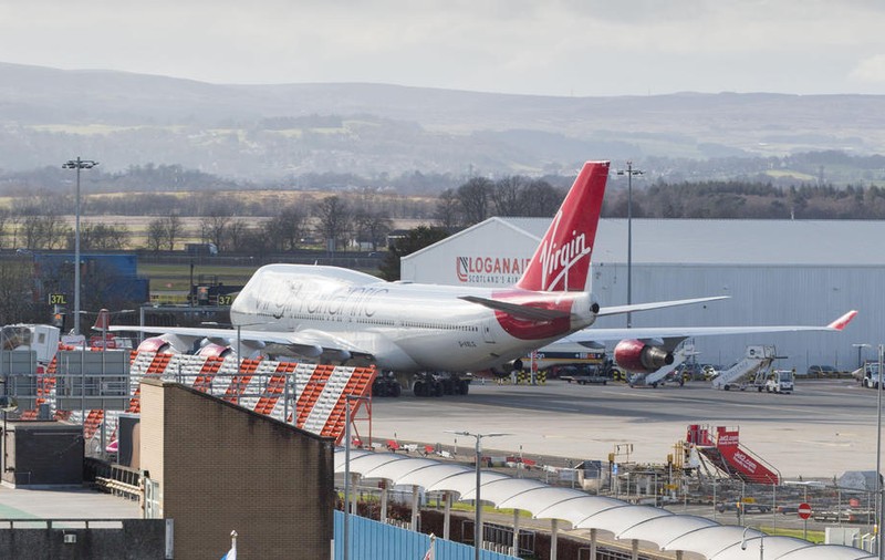 Un avion s-a întors din drum după 40 de minute, deoarece pilotul nu a dat examenul final de zbor