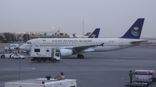 Cel puțin 12 persoane au murit și 309 au fost rănite în urma unui atac al rebelilor Houthi asupra Aeroportului Internațional King Khalid din Riad. Foto: Getty Images