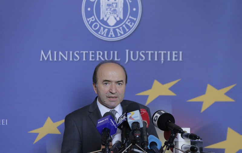 Niciun dosar nu a fost depus pentru ocuparea funcţiei de şef DNA. Tudorel Toader: "Cel mai probabil mâine se vor înregistra mai multe candidaturi"