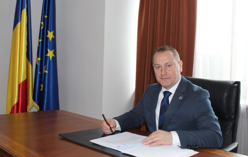 Un senator de Brăila a propus înființarea Ministerului Fericirii: „Când ați mai văzut oameni care să se bucure, care să se ia în brațe?”