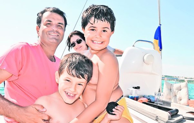 Lucian Mîndruţă îşi trăieşte din plin viaţa de «şomer de lux»