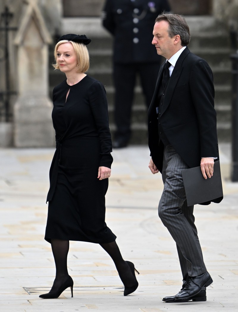 Prim-ministrul britanic Liz Truss și soțul ei Hugh OLeary, la Westminster Abbey. Foto: Profimedia