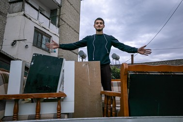Orgest este ingineri mecanic și are 23 de ani