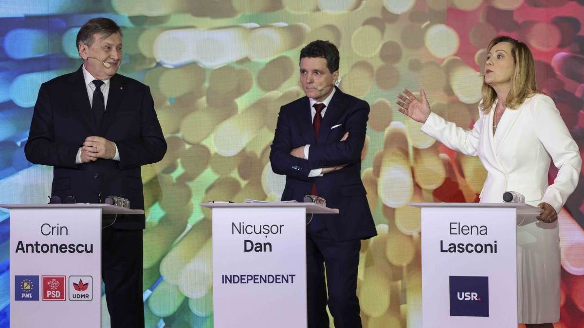 Crin Antonescu, Nicușor Dan și Elena Lasconi, în timpul dezbaterii prezidențiale de luni, 28 aprilie 2025