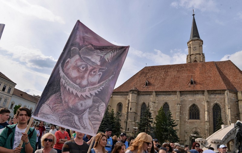 Vânzarea fabricii de la Sebeș a Schweighofer s-a oficializat. De ce asta e o victorie uriașă a cetățenilor și o șansă unică pentru păduri