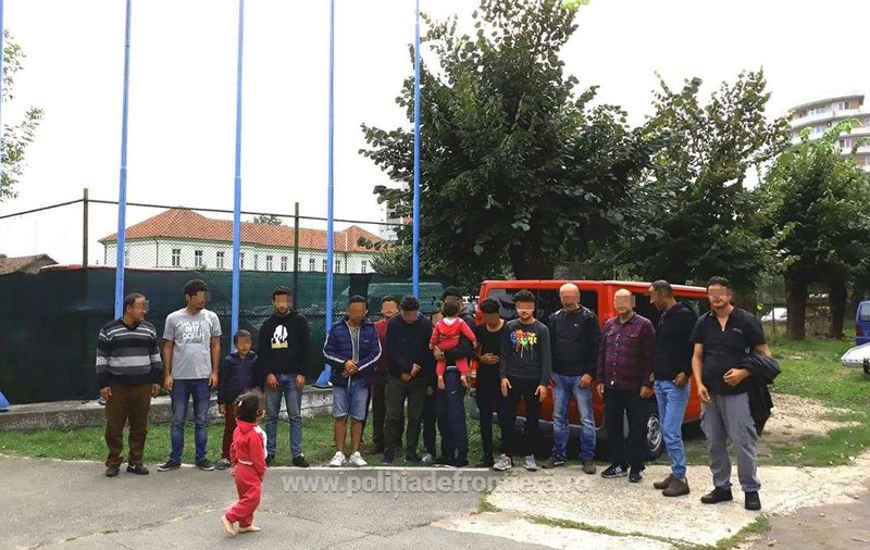 17 migranți, prinși în Bihor de polițiștii de frontieră. Alți 19 au trecut Dunărea cu barca, în Dolj
