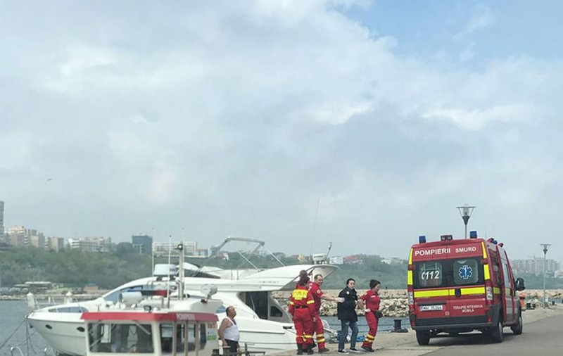 A căzut în mare de pe pasarela din stațiunea Mamaia. Misiune contra cronomentru pentru pompieri