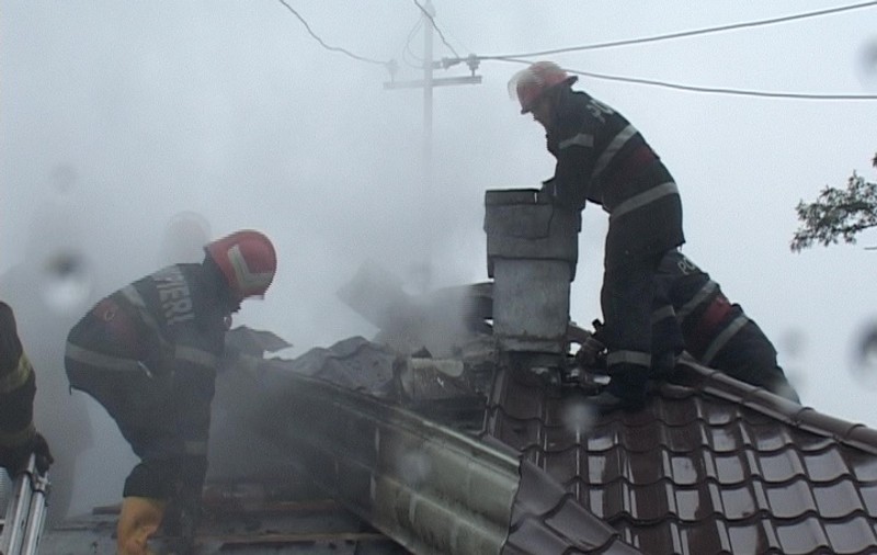 Alarmă la Botoșani! Patru case incendiate în 24 de ore, același vinovat