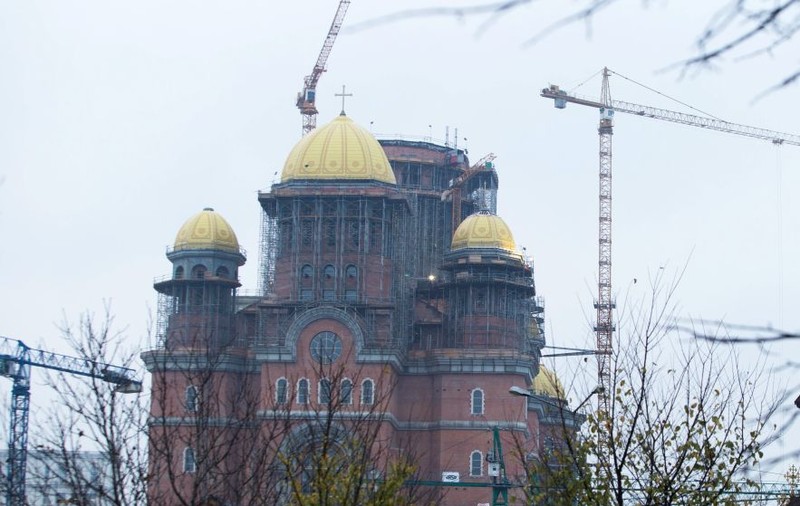 Programul sfințirii Catedralei Mântuirii Neamului. Duminică, vor fi restricții rutiere lângă Catedrala Națională