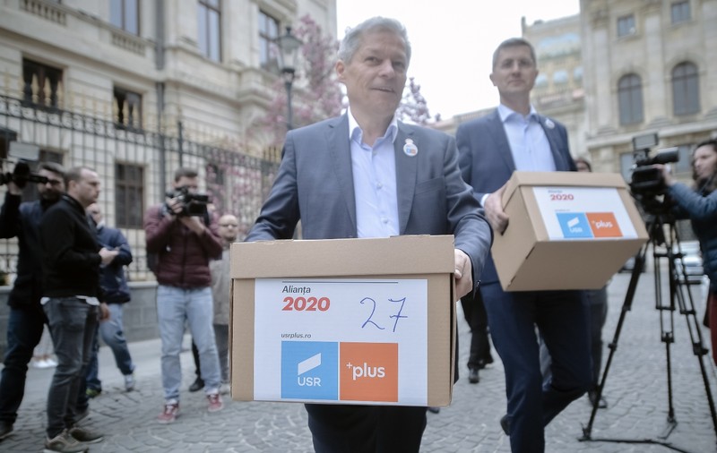 SURSE: „USR-PLUS” devine doar USR, în urma congresului. „Practic, nu mai există PLUS nicăieri”