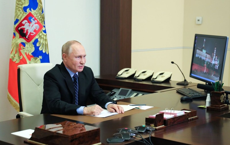 Vladimir Putin a lăsat să se înțeleagă că are copii mici sau nepoți, după ce a mărturisit că a urmărit basme la televizor