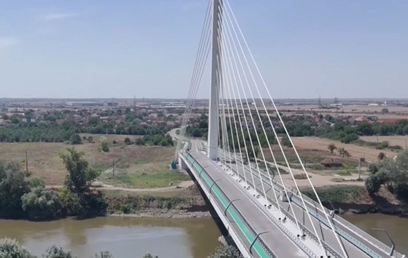Podul nou peste Mureș, investiție de 165 milioane de lei, riscă prăbușirea înainte să fie inaugurat: „Cel mai mare eșec de infrastructură din 1990 încoace”