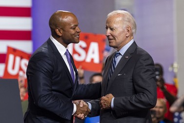 Wes Moore, alături de Joe Biden. FOTO: EPA
