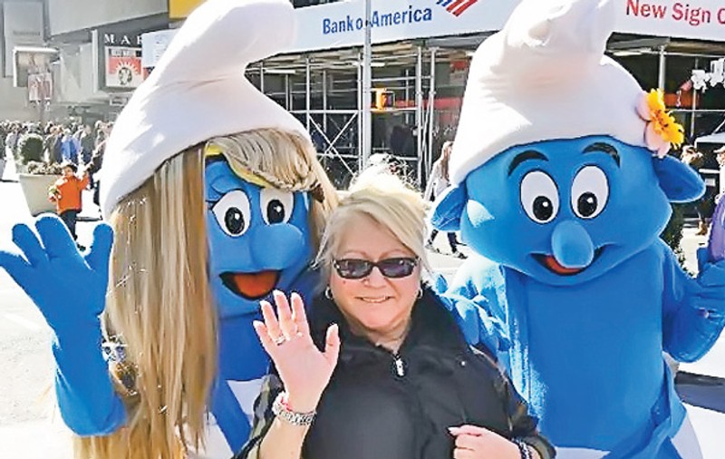 Mirabela Dauer s-a împrietenit cu ştrumfii în America, la New York