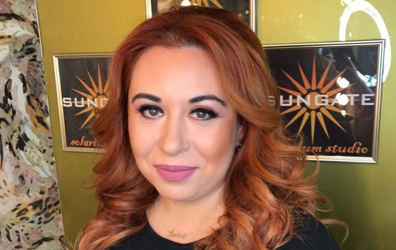 Oana Roman e brunetă. Transformarea e uluitoare